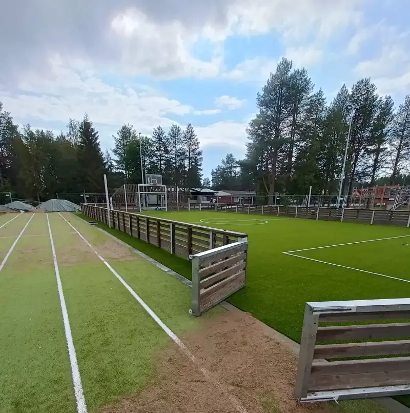 Nilonkankaan koulun piha Kuusamo